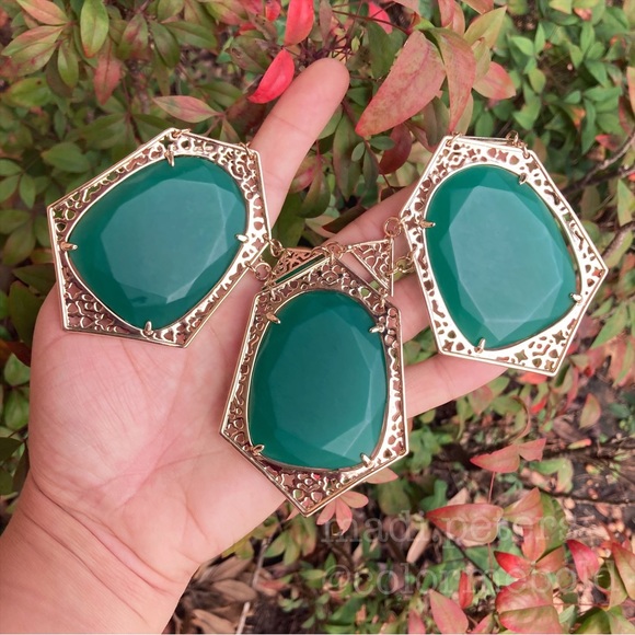 Kendra Scott Vintage Nadeline Necklace in Emerald Green
